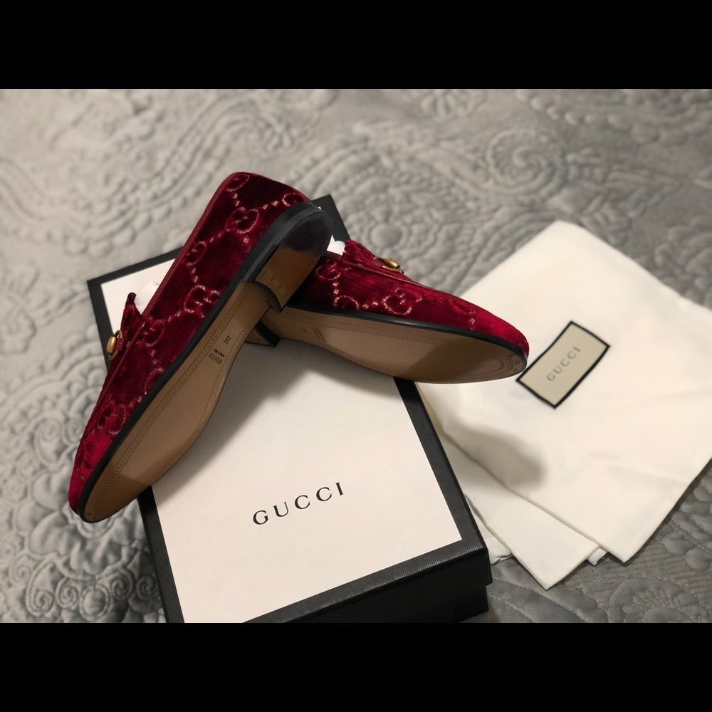 Gucci GG Velvet Jordaan Loafers. (authentic)